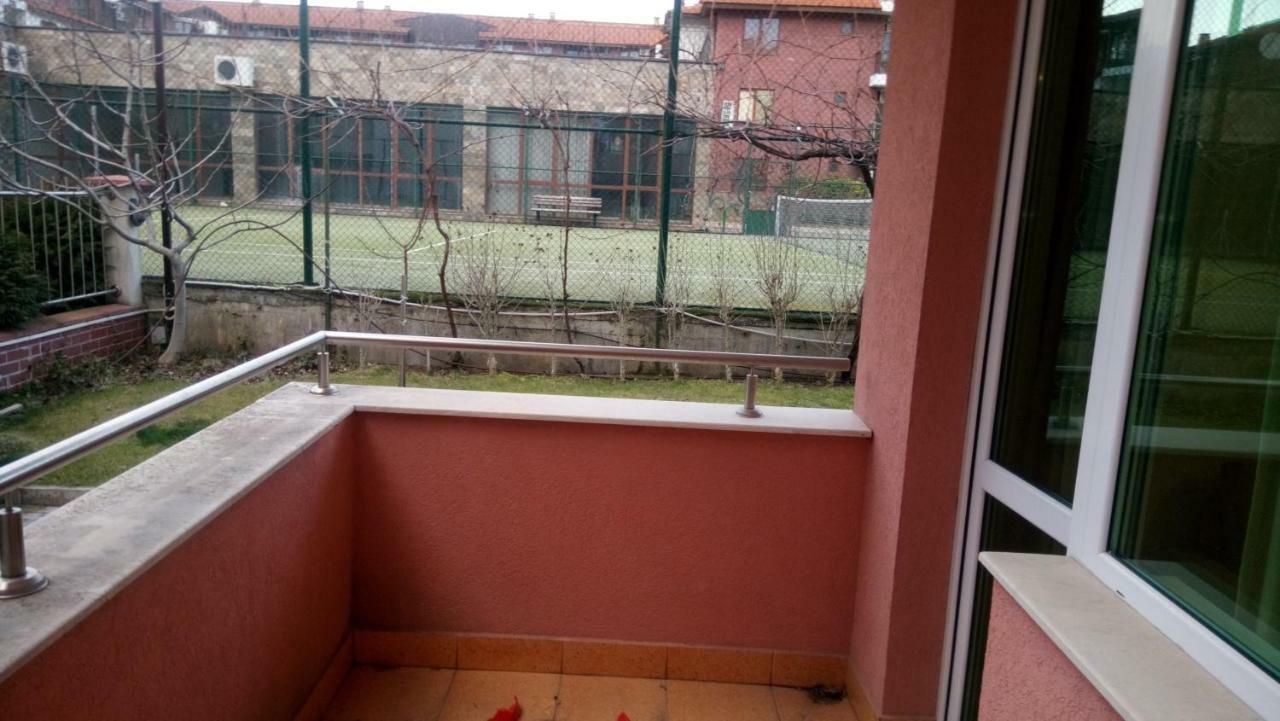 Apartment In Complex Tara Ravda Exterior photo